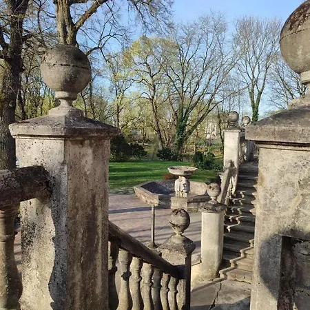 Linkuva Manor
